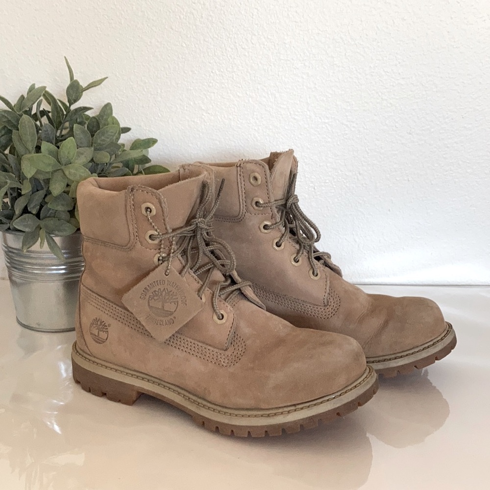 Timberland Women's Lace-Up Boots in Beige/Tan